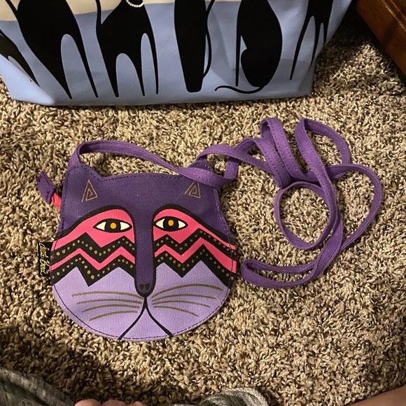 Crossbody Cat Bag - Picture 2 of 3